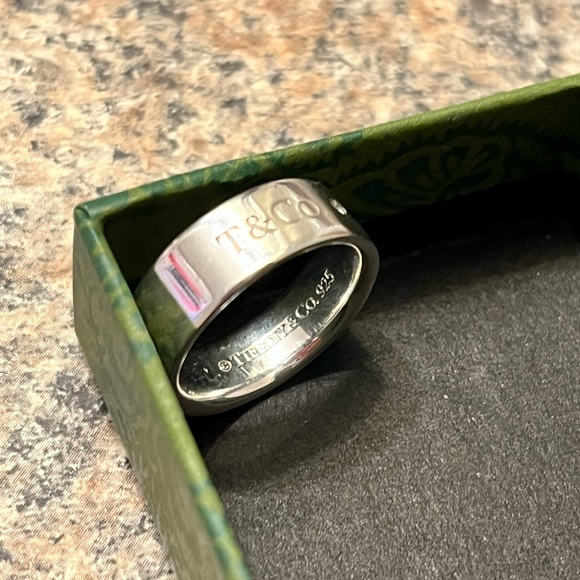 Tiffany diamond key hole ring - Picture 5 of 5